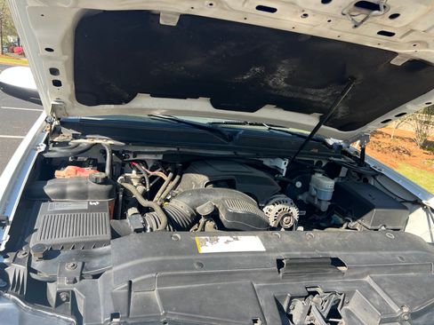 Used 2009 Chevrolet Suburban LT image 29