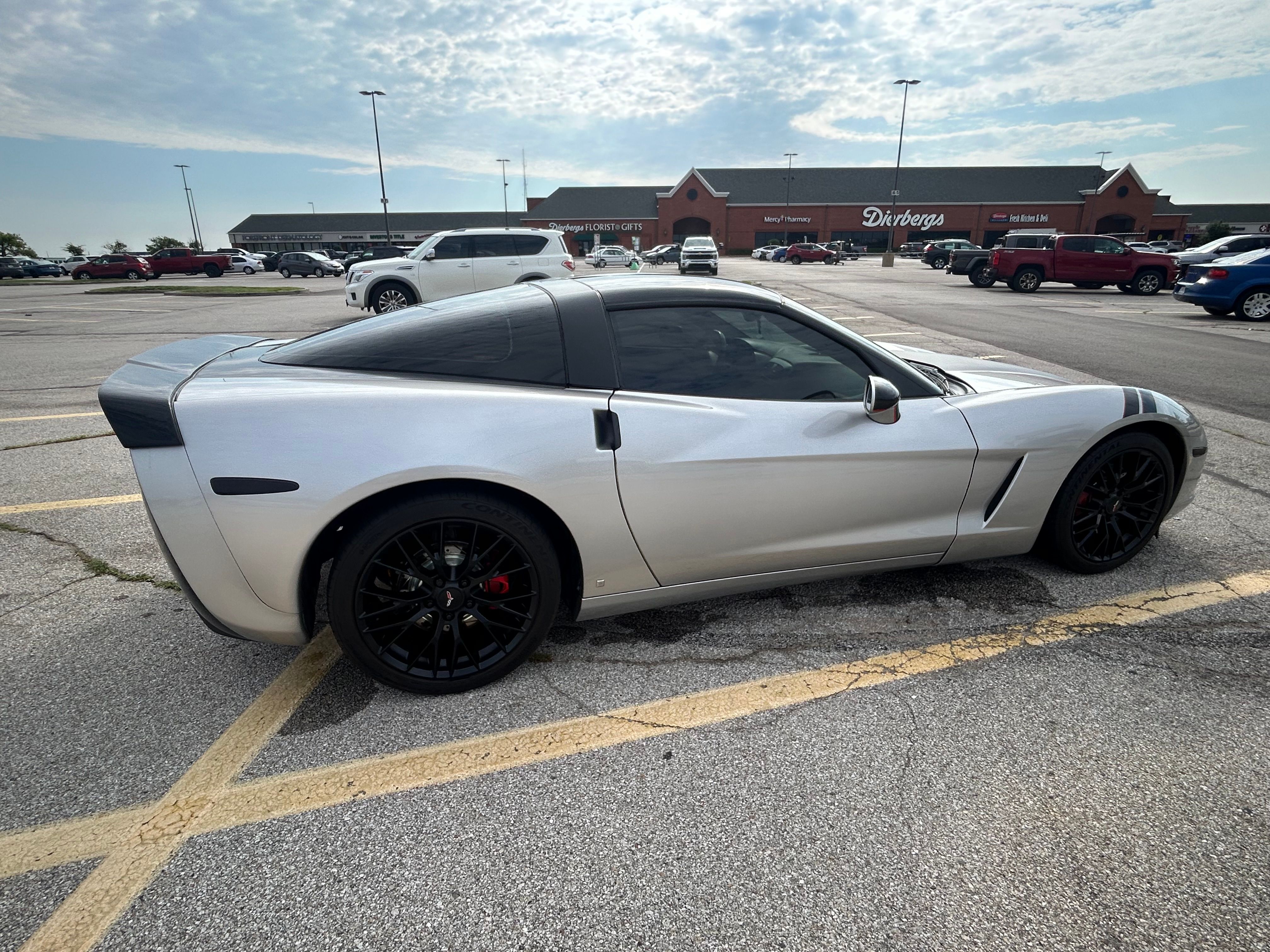 Used 2006 Chevrolet Corvette Coupe w/ Preferred Equipment Group RWD image 5