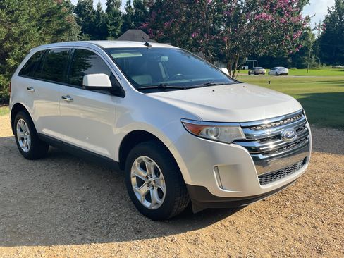 Used 2011 Ford Edge SEL w/ 202A Rapid Spec Order Code FWD image 2