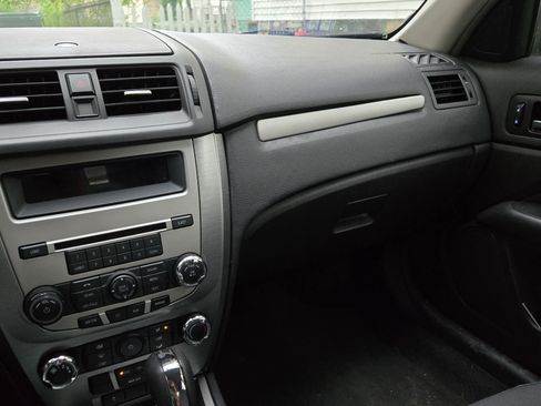 Used 2010 Ford Fusion SE FWD image 8
