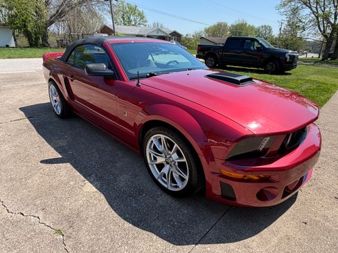 Used 2005 Ford Mustang Premium image 26