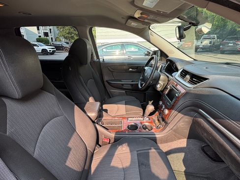 Used 2013 Chevrolet Traverse LT AWD/4WD image 12