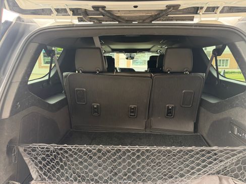 Used 2024 Cadillac Escalade ESV Premium Luxury AWD/4WD image 20