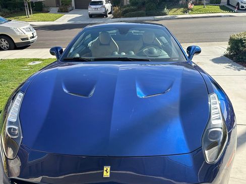 Used 2015 Ferrari California T image 1