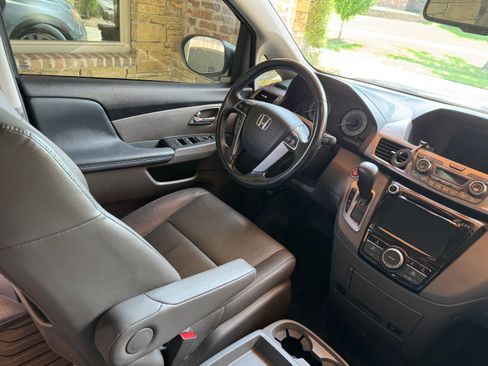 Used 2016 Honda Odyssey EX-L image 16