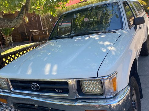 Used 1992 Toyota Pickup Deluxe AWD/4WD image 6