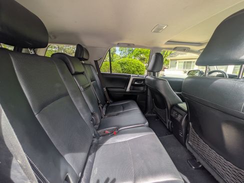 Used 2015 Toyota 4Runner Limited AWD/4WD image 10