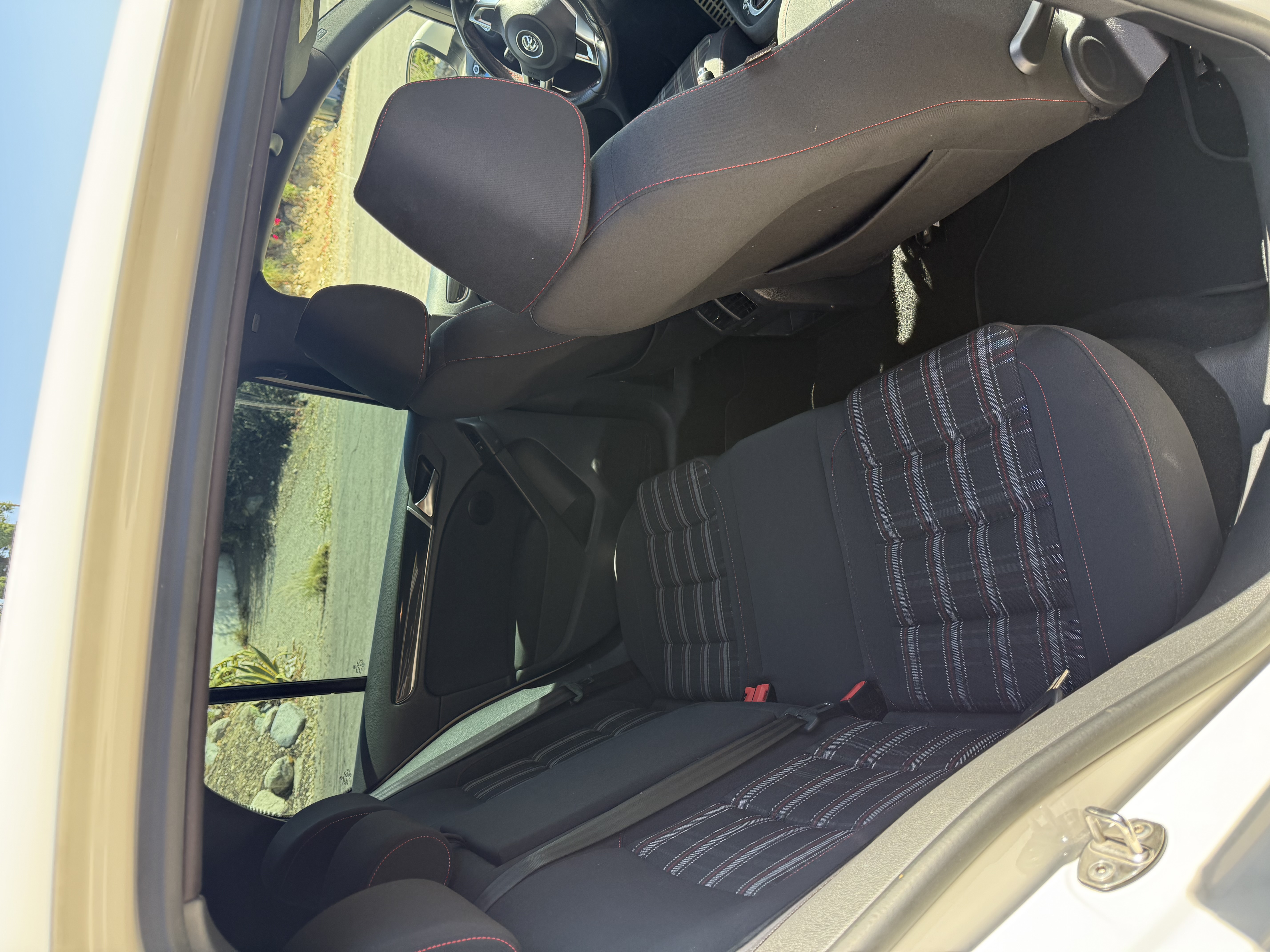 Used 2013 Volkswagen Golf 4-Door FWD image 19