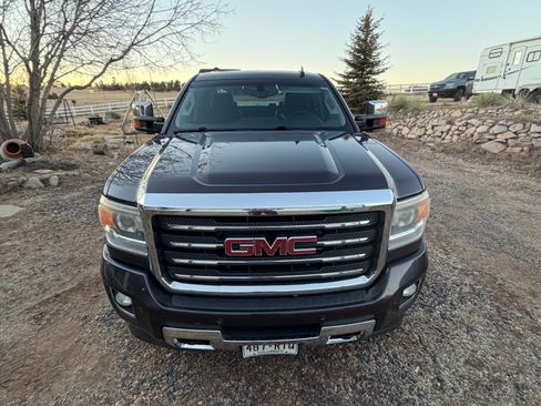 Used 2015 GMC Sierra 2500 SLT w/ Duramax Plus Package image 5