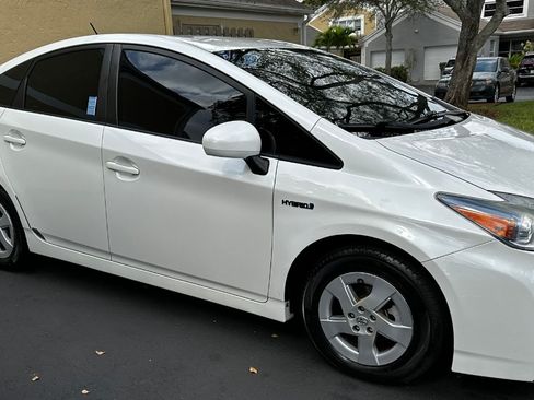 Used 2011 Toyota Prius Three image 8