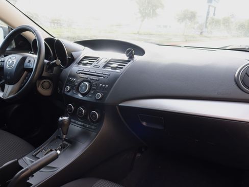 Used 2013 MAZDA MAZDA3 i Touring image 17
