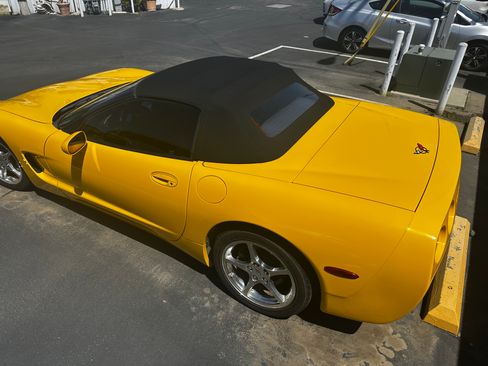 Used 2002 Chevrolet Corvette Convertible w/ Preferred Equipment Group2 image 4