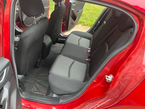 Used 2017 MAZDA MAZDA3 Sport FWD image 14