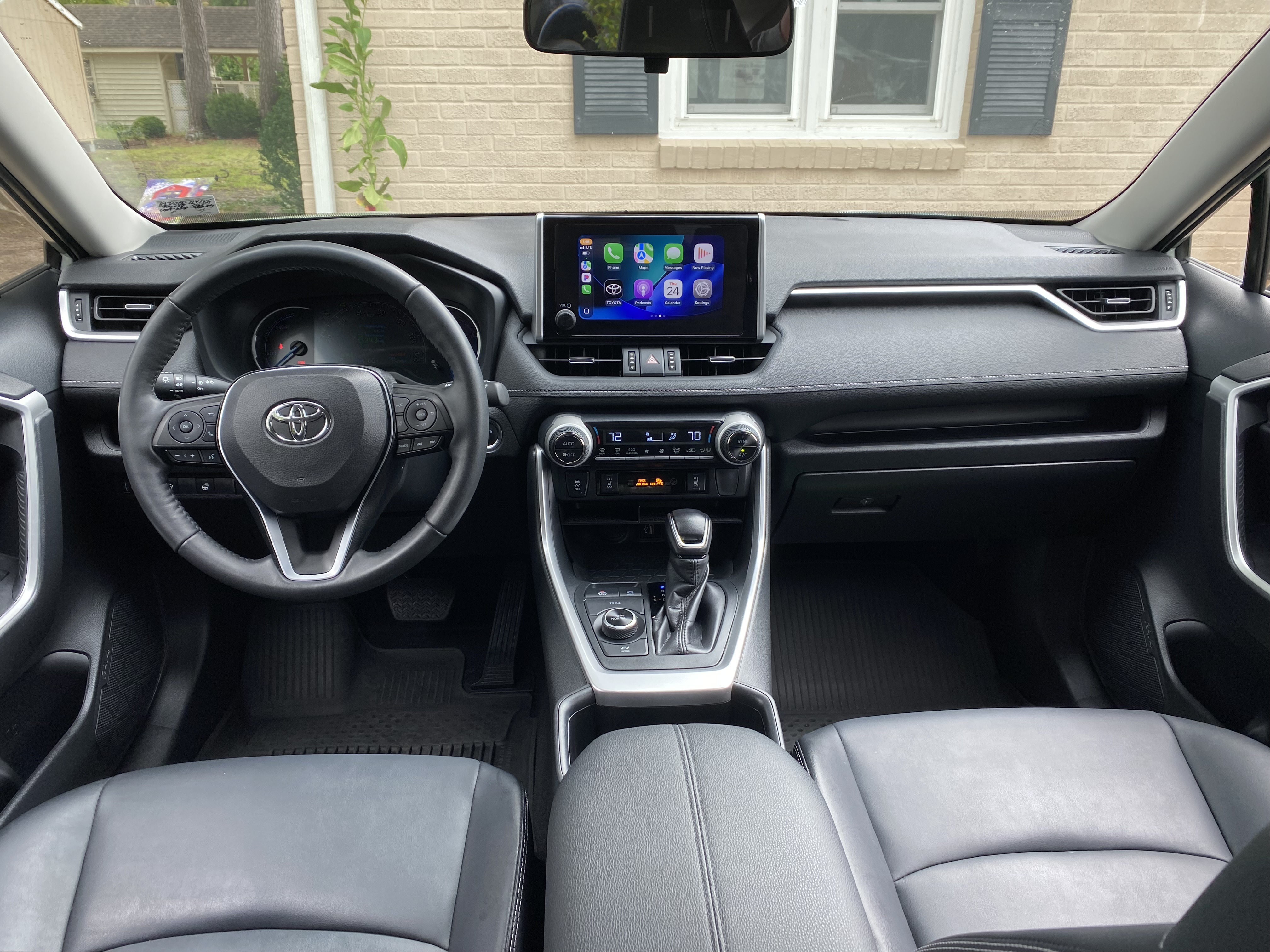 Used 2023 Toyota RAV4 XLE Premium AWD/4WD image 11