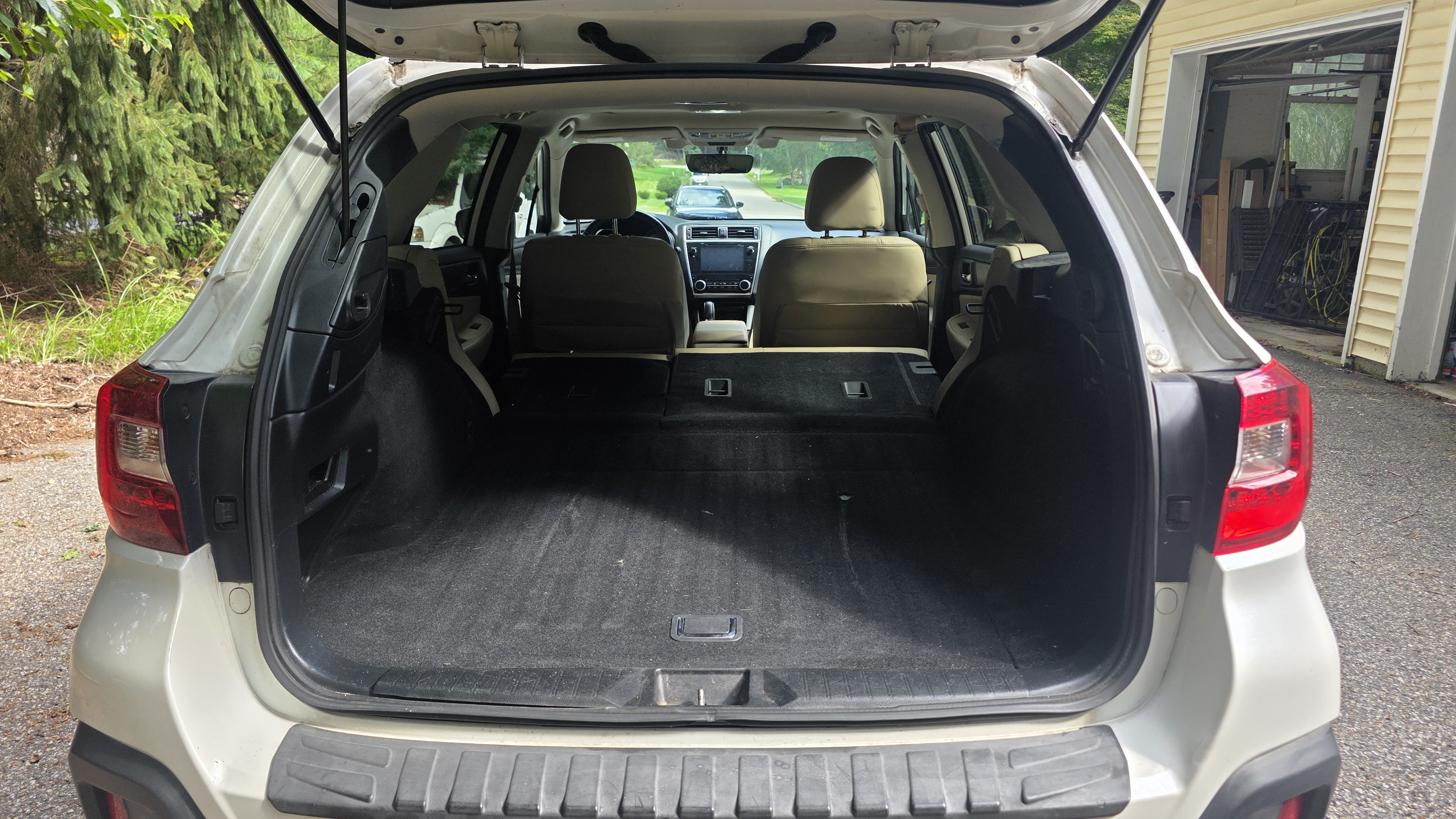 Used 2018 Subaru Outback 2.5i Limited AWD/4WD image 11