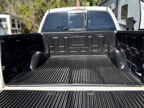 Used 2012 Ford F150 XLT w/ XLT Chrome Pkg image 9