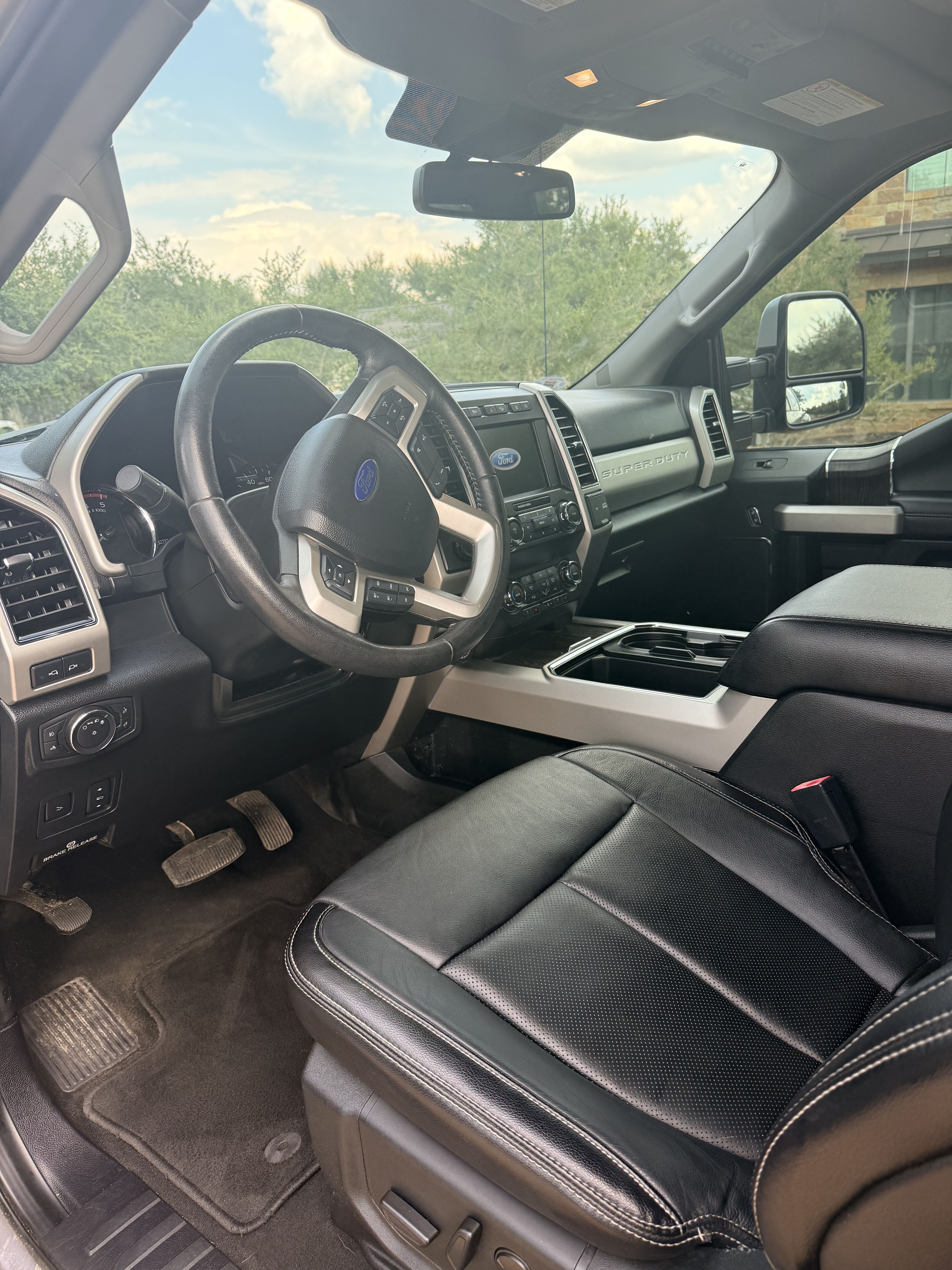Used 2020 Ford F350 Lariat w/ Lariat Ultimate Package AWD/4WD image 9