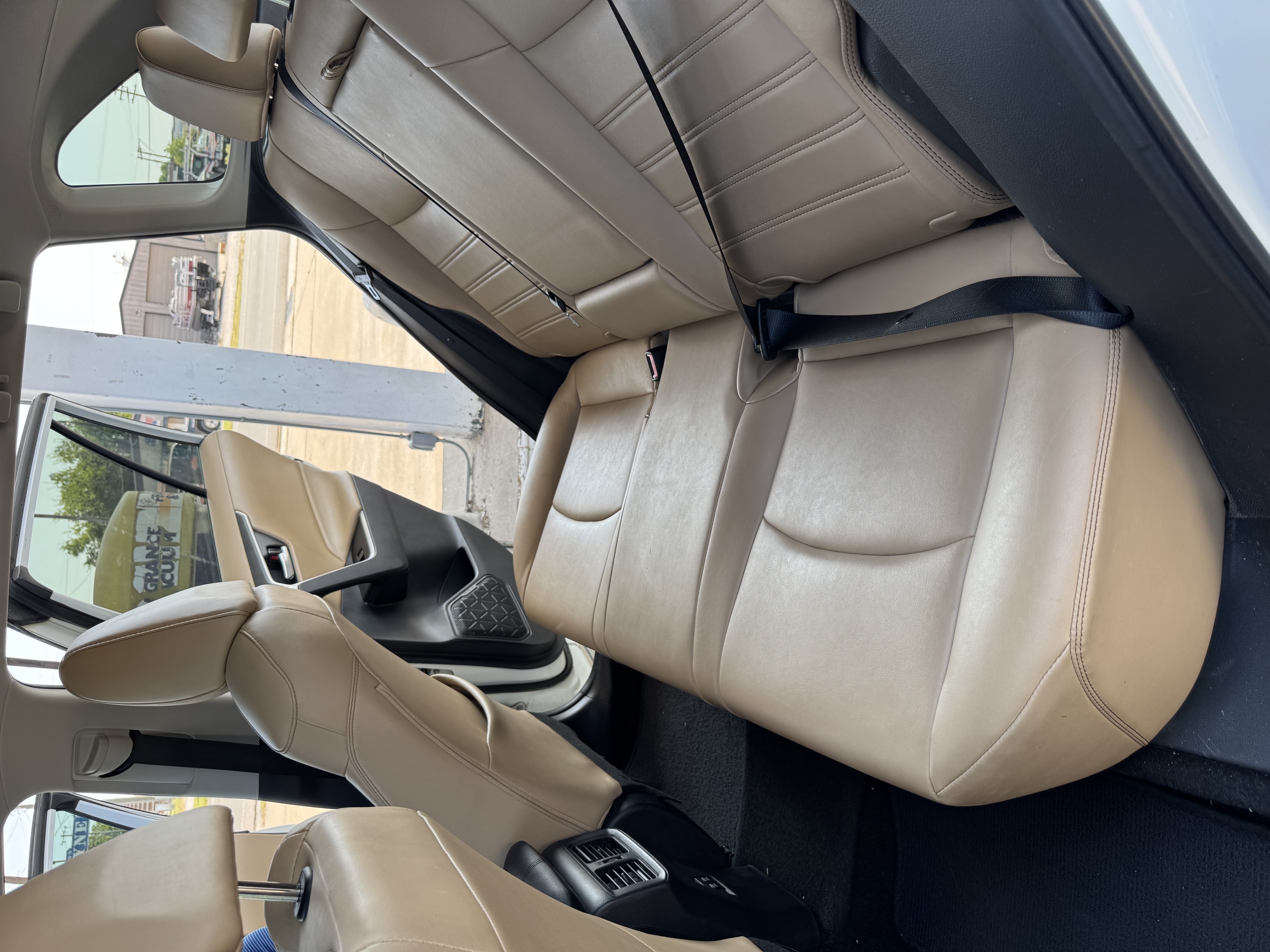 Used 2019 Toyota RAV4 XLE Premium FWD image 15