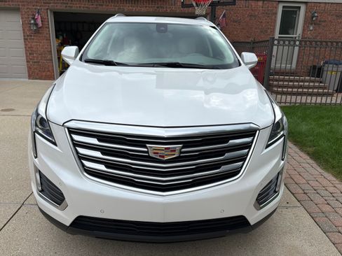 Used 2018 Cadillac XT5 Luxury w/ Driver Awareness Package AWD/4WD image 1