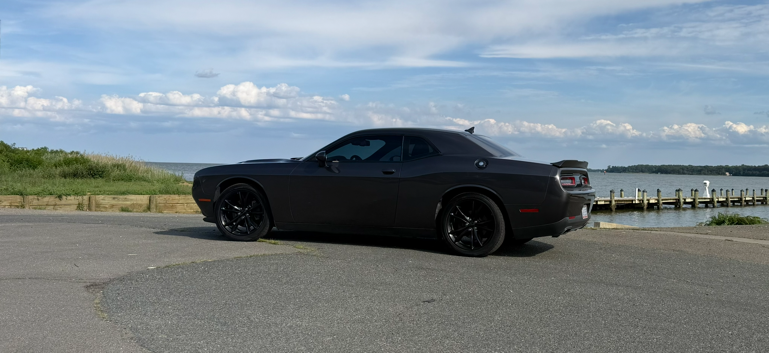 Used 2016 Dodge Challenger SXT Plus RWD image 1