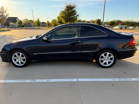 Used 2003 Mercedes-Benz CLK 320 Coupe image 2