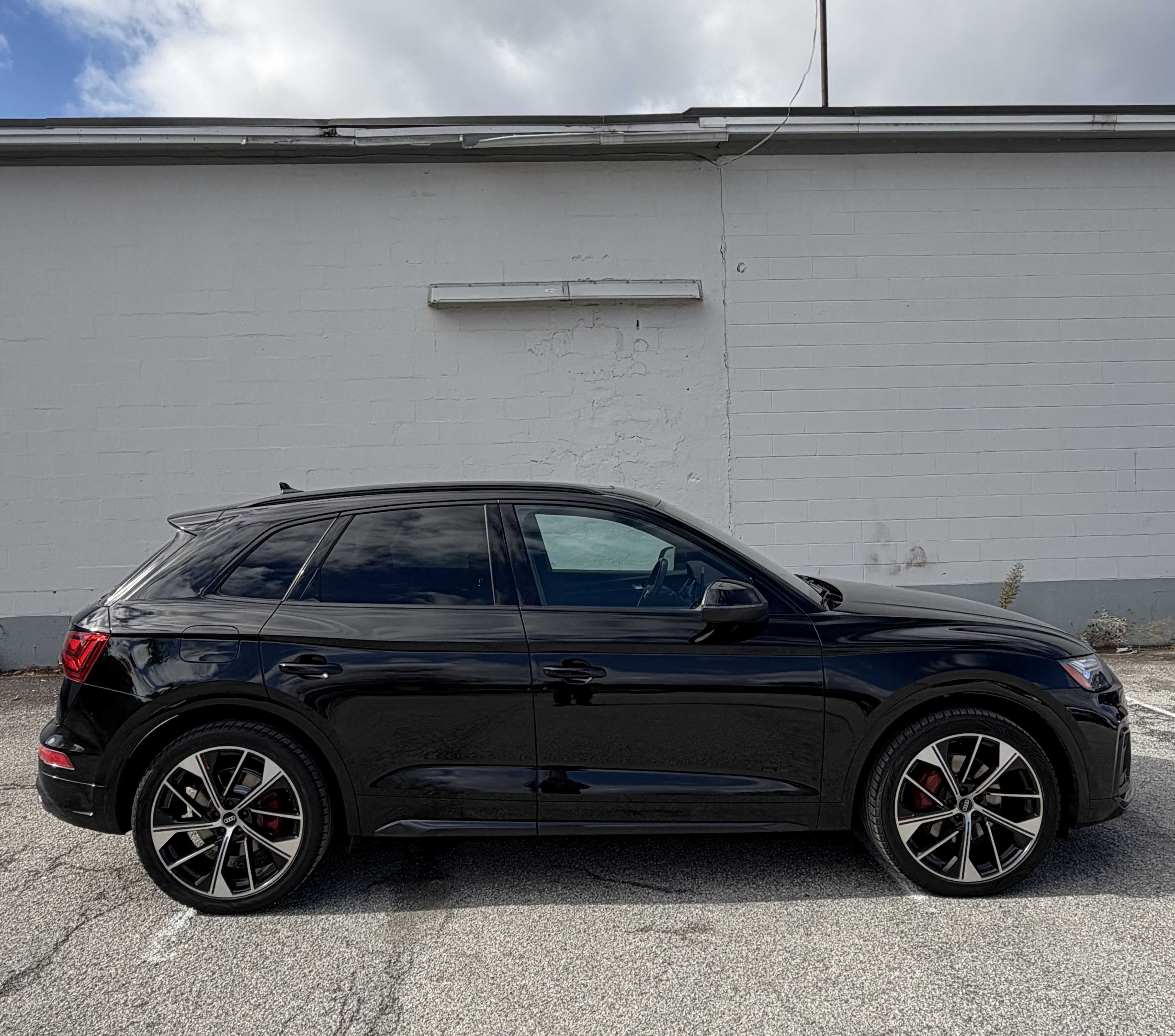 Used 2021 Audi SQ5 Premium Plus w/ Premium Plus Package AWD/4WD image 4