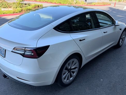 Used 2021 Tesla Model 3 Standard Range Plus RWD image 8
