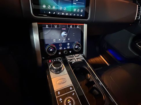 Used 2019 Land Rover Range Rover Long Wheelbase Supercharged image 18