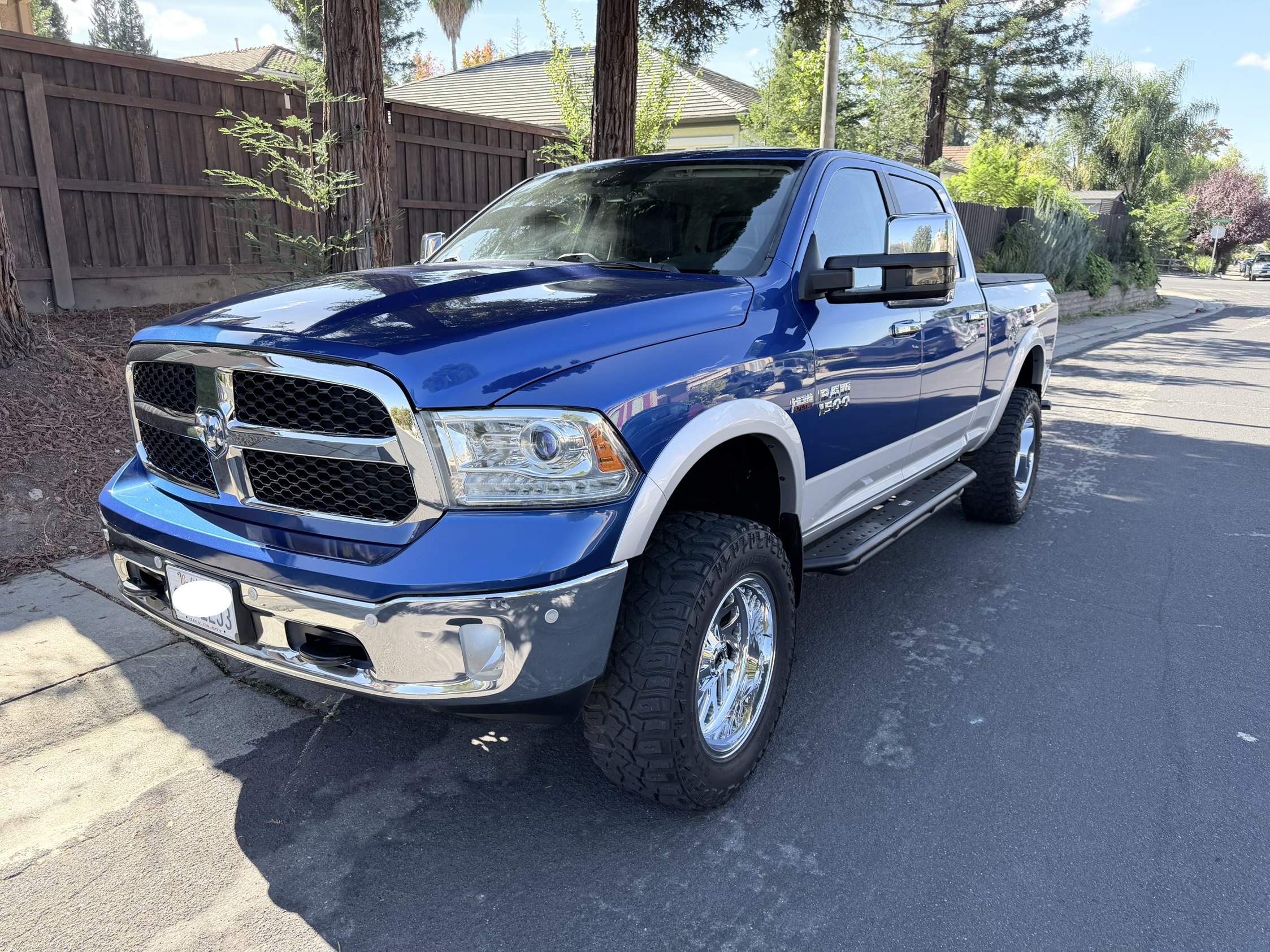Used 2018 RAM 1500 Laramie w/ Convenience Group AWD/4WD image 1