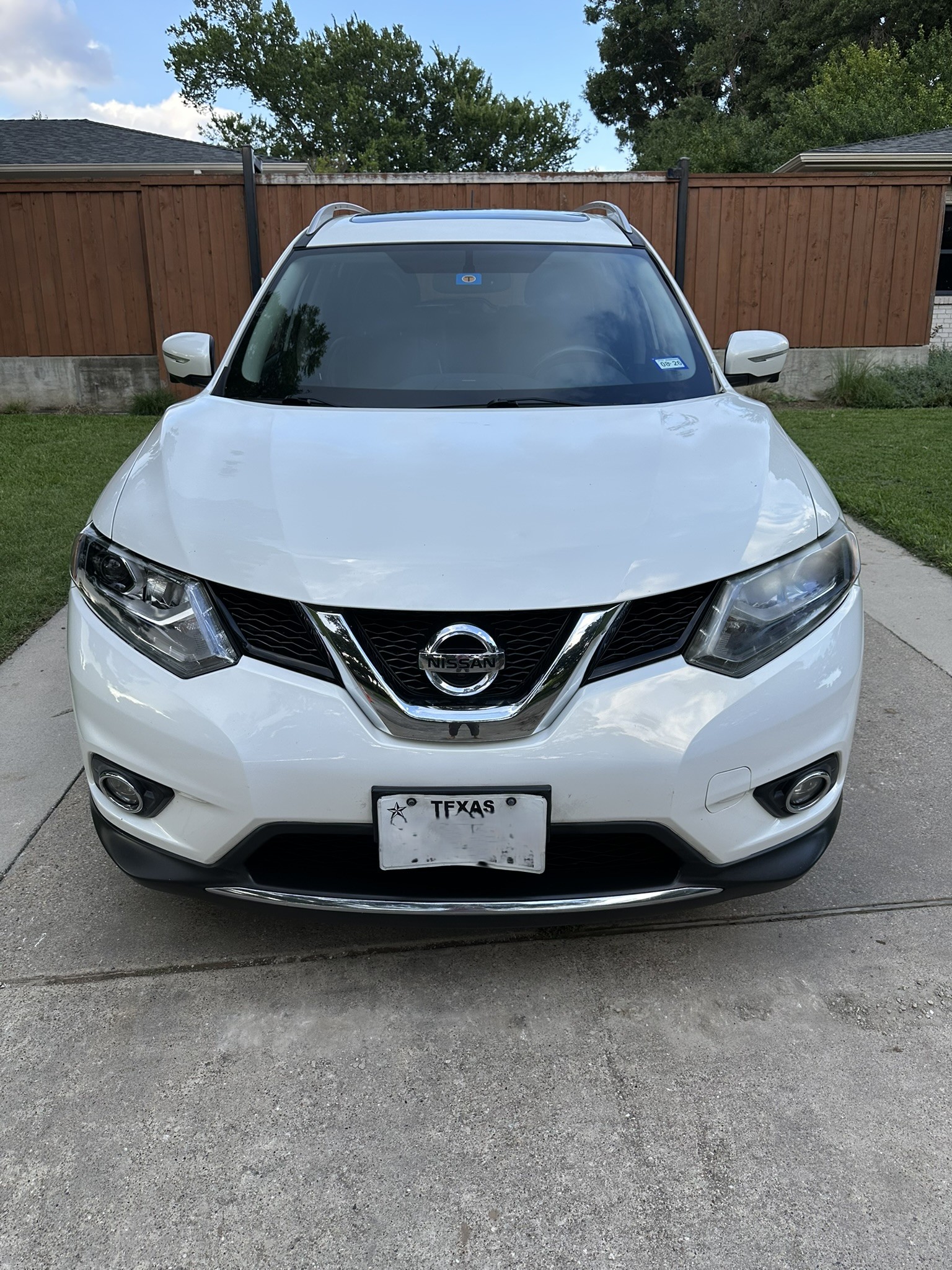 Used 2014 Nissan Rogue SL w/ SL Premium Package FWD image 4