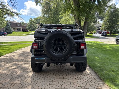 Used 2021 Jeep Wrangler Unlimited Sport image 8