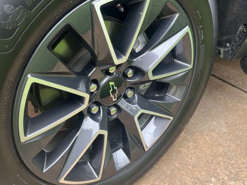 Used 2021 Chevrolet Tahoe Z71 w/ Z71 Signature Package image 12