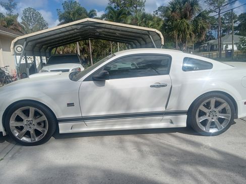 Used 2005 Ford Mustang GT image 5