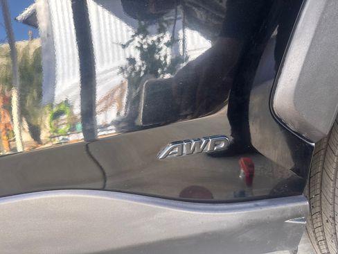 Used 2022 Toyota RAV4 XLE Premium image 8