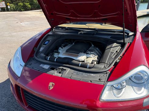 Used 2008 Porsche Cayenne GTS image 8