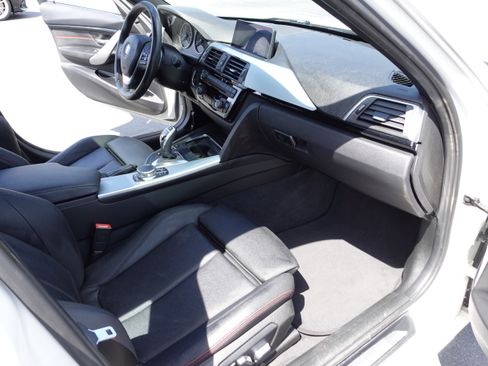 Used 2017 BMW 330i Sedan image 18