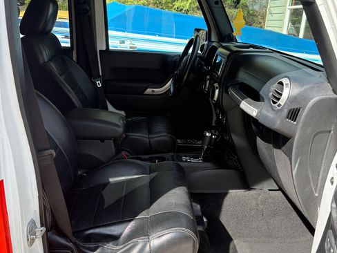 Used 2012 Jeep Wrangler Unlimited Sahara w/ Dual Top Group image 10