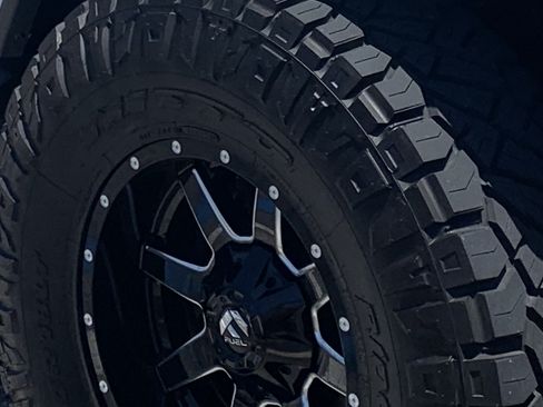 Used 2021 Jeep Gladiator Overland w/ Popular Equipment Package image 9