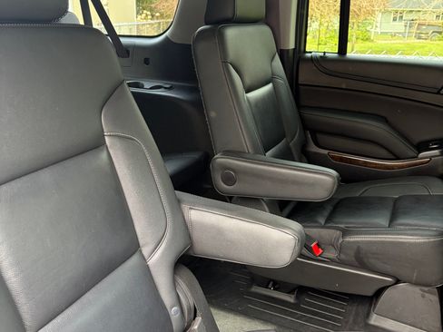 Used 2017 Chevrolet Suburban LT image 13