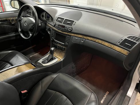 Used 2006 Mercedes-Benz E 55 AMG Sedan image 21