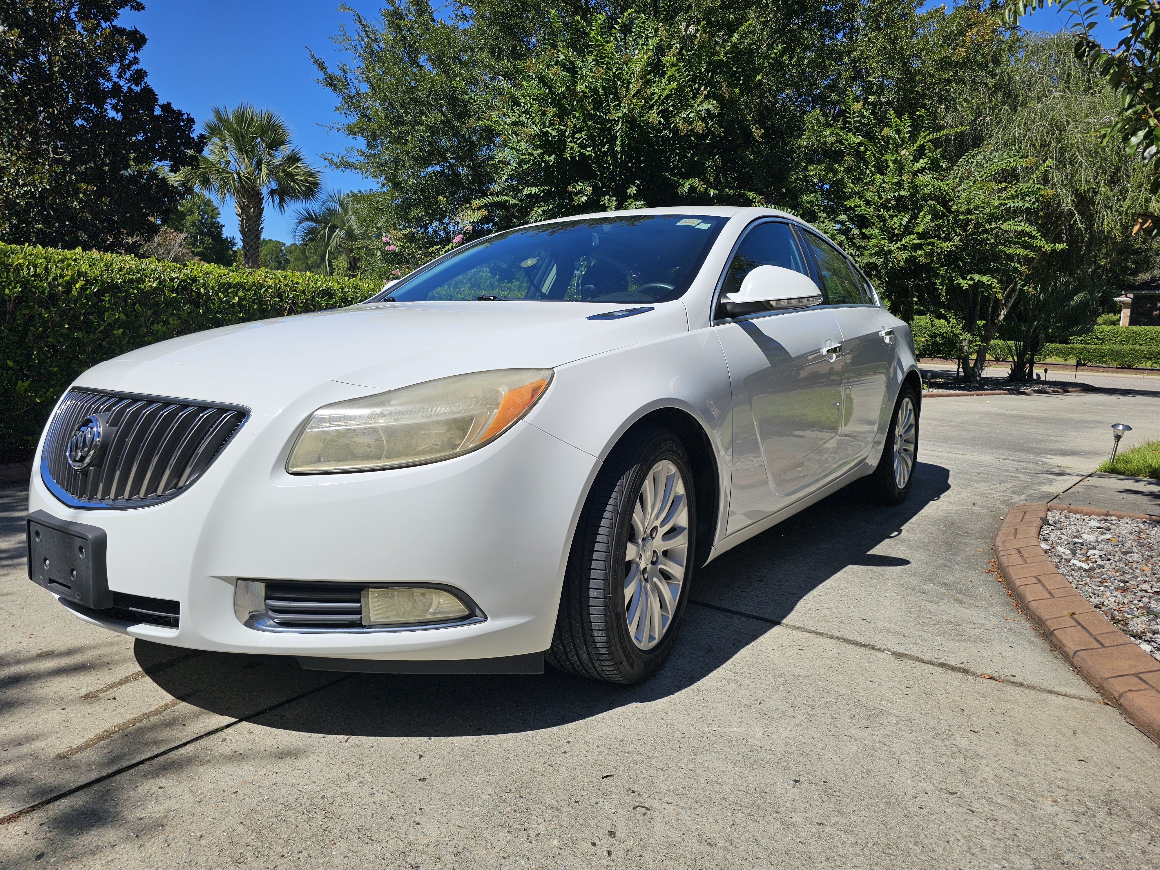 Used 2012 Buick Regal Premium FWD image 2
