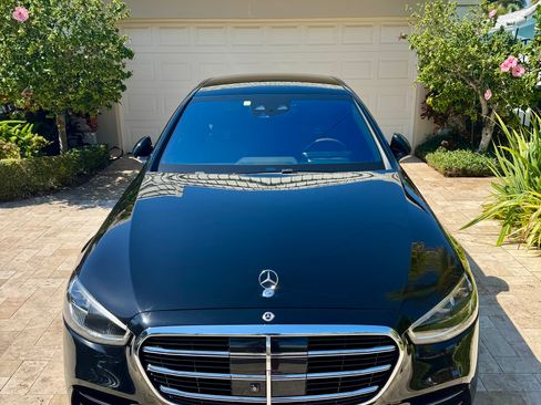 Used 2023 Mercedes-Benz S 500 4MATIC image 2