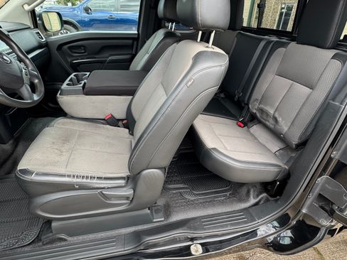 Used 2017 Nissan Titan S RWD image 9