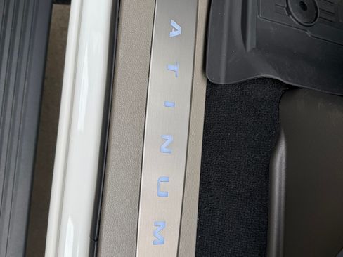 Used 2025 Ford F350 Platinum w/ Platinum Plus Package image 10