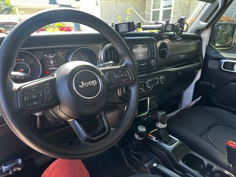 Used 2019 Jeep Wrangler Unlimited Sport AWD/4WD image 6