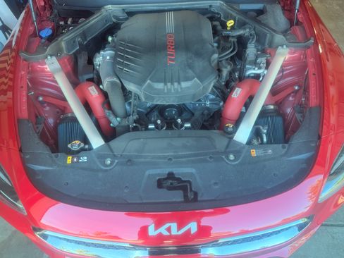Used 2022 Kia Stinger GT1 AWD/4WD image 8