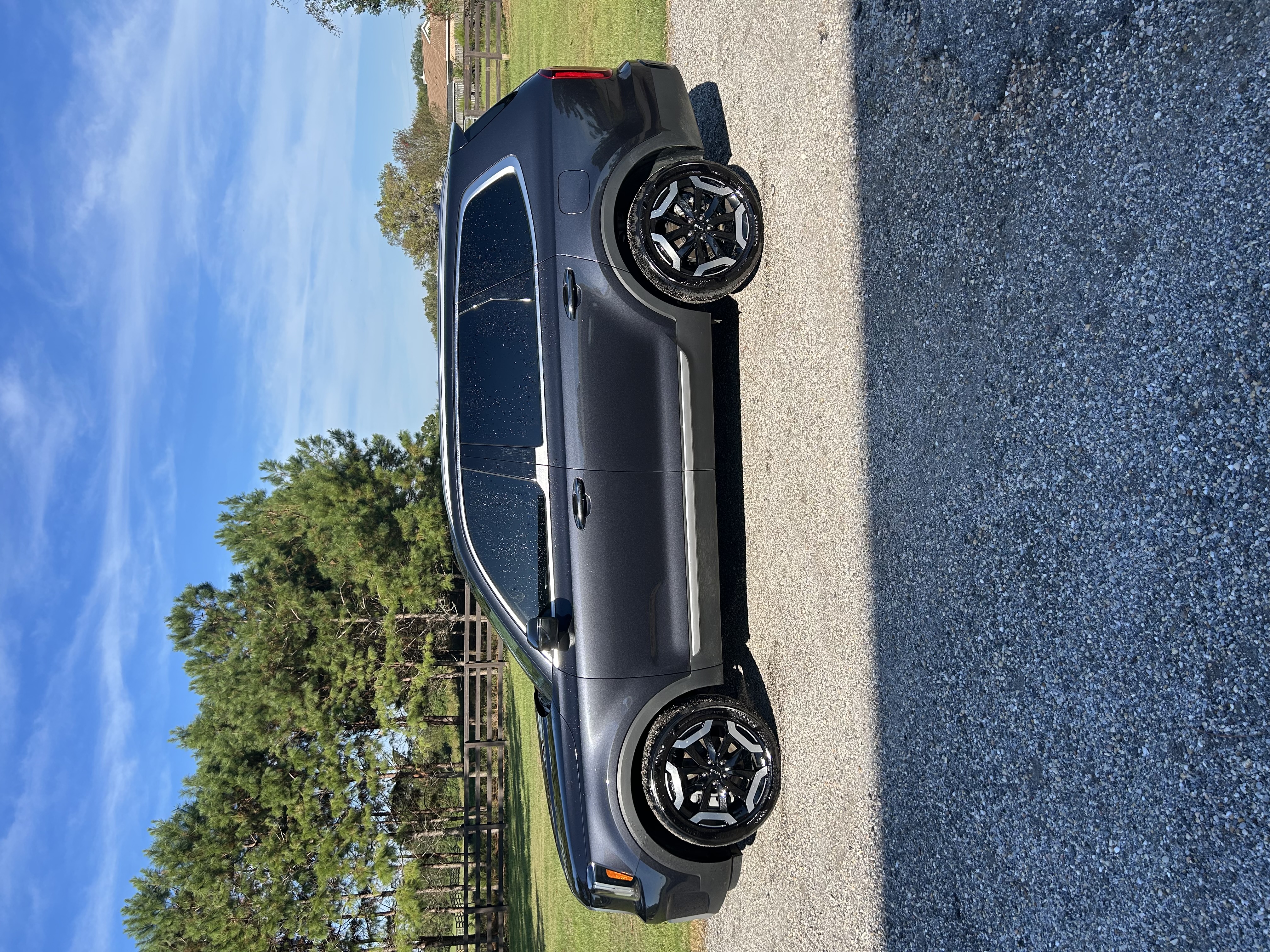 Used 2025 Kia Telluride S FWD image 1
