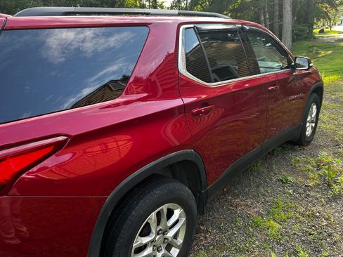 Used 2019 Chevrolet Traverse LT image 4