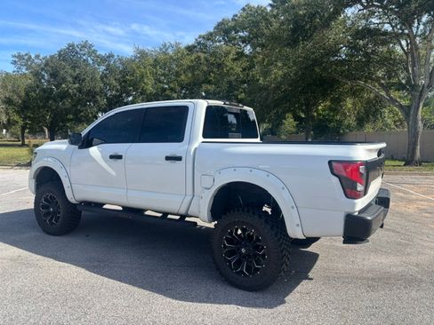 Used 2021 Nissan Titan PRO-4X w/ Pro-4x Convenience Package AWD/4WD image 15