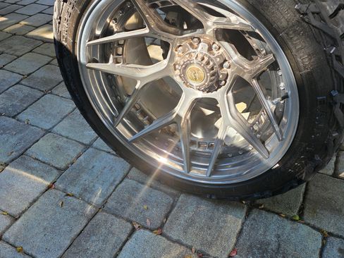 Used 2022 Ford F350 Platinum w/ Tremor Off-Road Package image 15